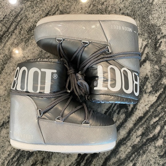 Moon Boots - Picture 4 of 8